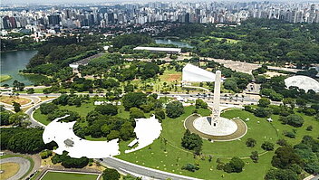 Husqvarna Professional Automower mäht autonom den Rasen für Gemeinden und kommunen.